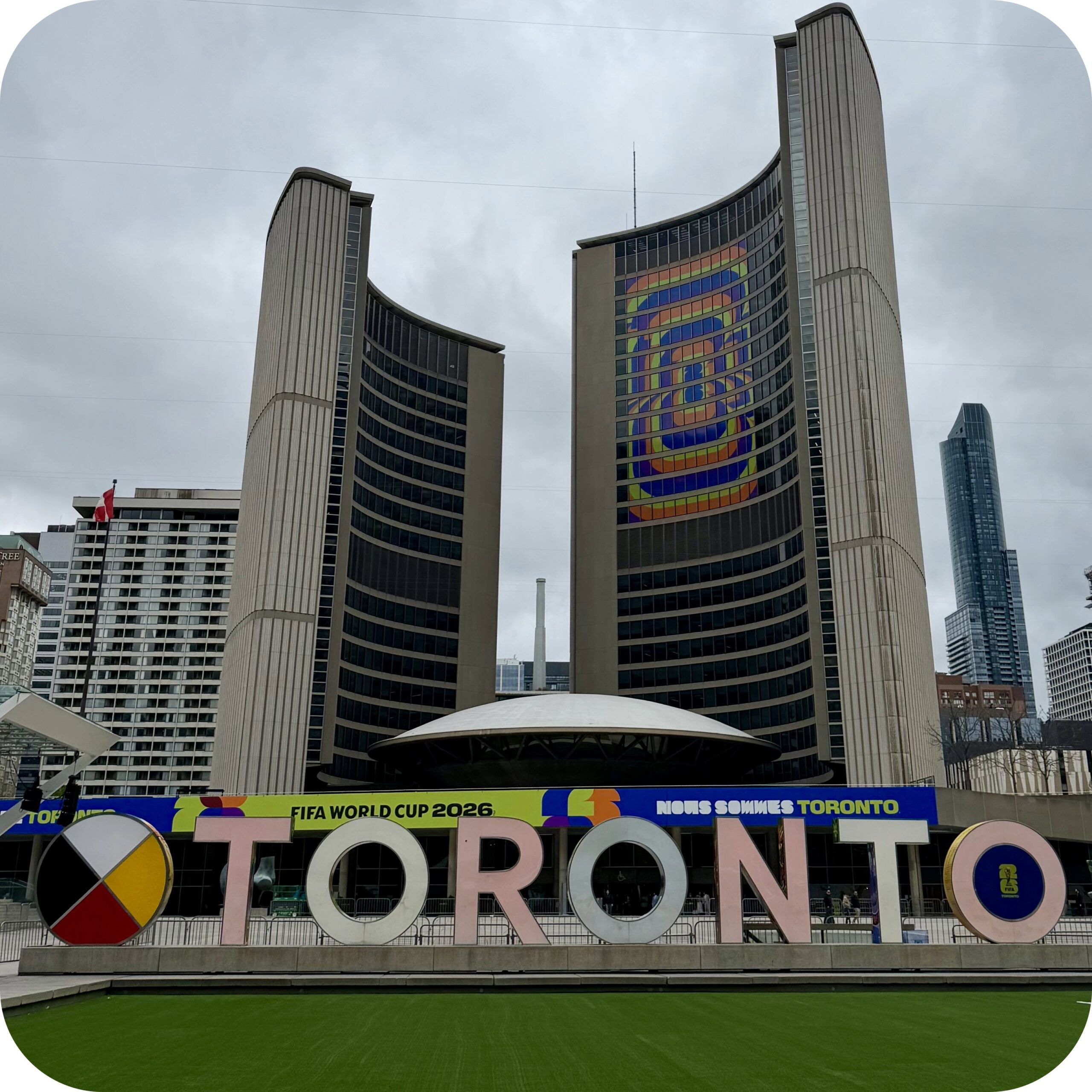 tooronto city hall walk