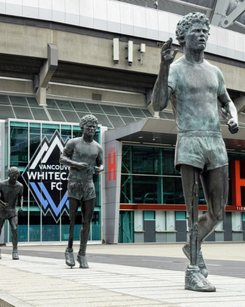 terry fox statue in vancouver