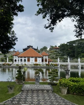 taman palace bali