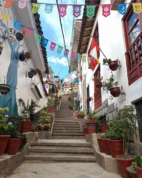 cusco alley stroll
